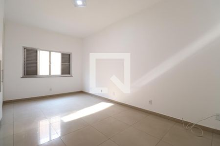 Casa à venda com 350m², 4 quartos e 6 vagasSuíte 2
