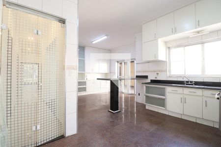 Casa à venda com 350m², 4 quartos e 6 vagasCozinha