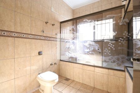 Casa à venda com 350m², 4 quartos e 6 vagasBanheiro da Suíte 1