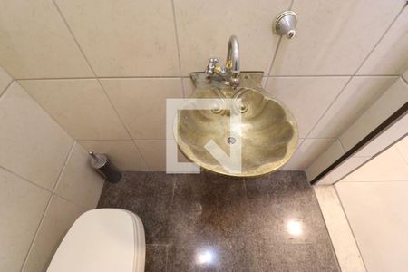 Casa à venda com 350m², 4 quartos e 6 vagasLavabo 1