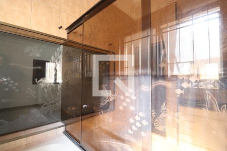 Casa à venda com 350m², 4 quartos e 6 vagasDetalhe do Banheiro da Suite 1