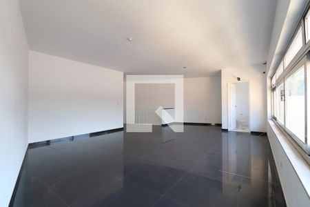 Casa à venda com 350m², 4 quartos e 6 vagasÁrea comum