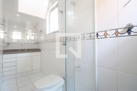 Casa à venda com 350m², 4 quartos e 6 vagasBanheiro da Suíte 4