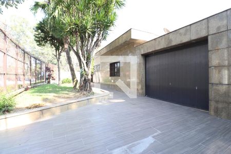Casa à venda com 350m², 4 quartos e 6 vagasGaragem