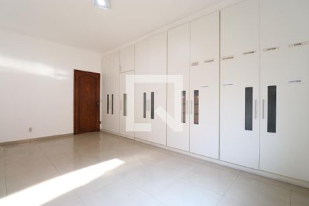 Casa à venda com 350m², 4 quartos e 6 vagasSuíte 2