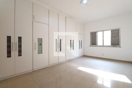 Casa à venda com 350m², 4 quartos e 6 vagasSuíte 2