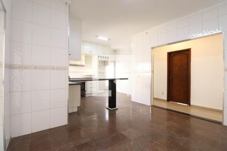 Casa à venda com 350m², 4 quartos e 6 vagasCozinha