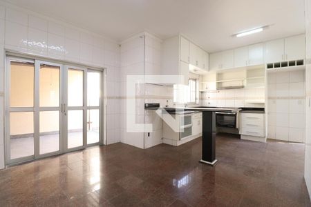 Casa à venda com 350m², 4 quartos e 6 vagasCozinha