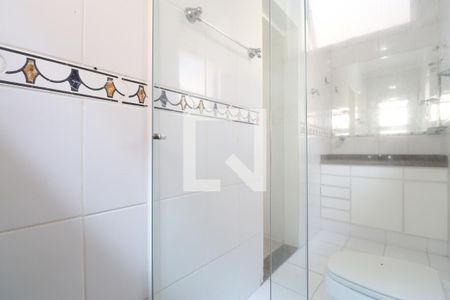 Casa à venda com 350m², 4 quartos e 6 vagasBanheiro da Suíte 4