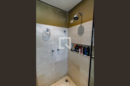 Casa para alugar com 656m², 3 quartos e 3 vagas Casa para alugar com 656m², 3 quartos e 3 vagasBanheiro da Suíte 3 - chuveiro