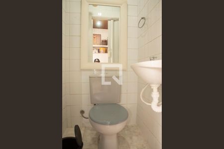 Casa à venda com 99m², 2 quartos e 1 vaga Casa à venda com 99m², 2 quartos e 1 vagaBanheiro de Serviço