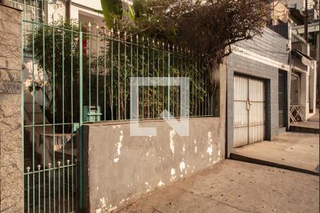 Casa à venda com 99m², 2 quartos e 1 vaga Casa à venda com 99m², 2 quartos e 1 vagaFrente