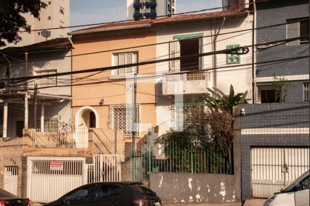 Casa à venda com 99m², 2 quartos e 1 vaga Casa à venda com 99m², 2 quartos e 1 vagaFachada