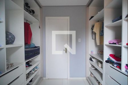 Casa à venda com 220m², 2 quartos e 4 vagas Casa à venda com 220m², 2 quartos e 4 vagasCloset