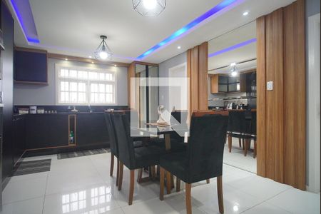 Casa à venda com 220m², 2 quartos e 4 vagas Casa à venda com 220m², 2 quartos e 4 vagasCozinha