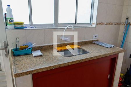 Casa à venda com 70m², 2 quartos e 3 vagas Casa à venda com 70m², 2 quartos e 3 vagasCozinha