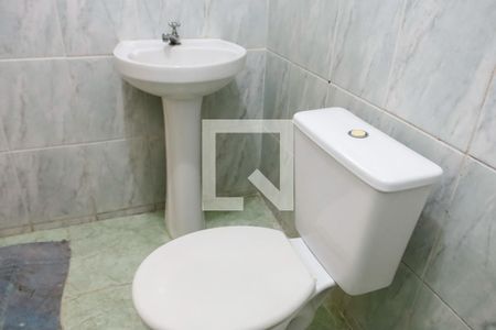 Casa à venda com 70m², 2 quartos e 3 vagas Casa à venda com 70m², 2 quartos e 3 vagasBanheiro