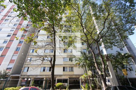 Apartamento à venda com 67m², 2 quartos e 1 vaga Apartamento à venda com 67m², 2 quartos e 1 vagaFachada