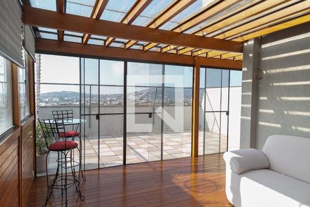 Apartamento à venda com 220m², 3 quartos e 3 vagasVaranda