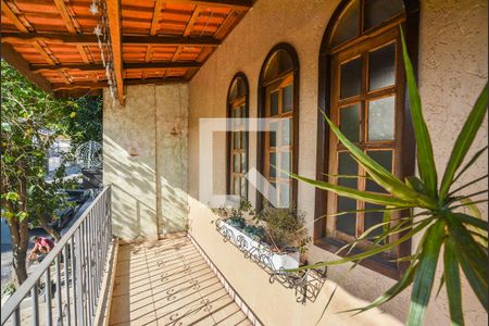 Casa à venda com 220m², 3 quartos e 4 vagasVaranda