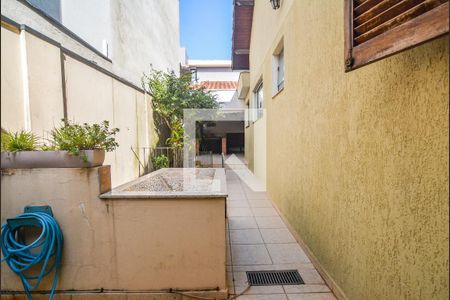 Casa à venda com 220m², 3 quartos e 4 vagasQuintal