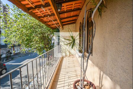 Casa à venda com 220m², 3 quartos e 4 vagasVaranda