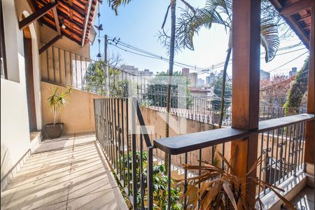 Casa à venda com 220m², 3 quartos e 4 vagasEntrada
