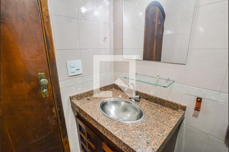 Casa à venda com 220m², 3 quartos e 4 vagasBanheiro da Suíte