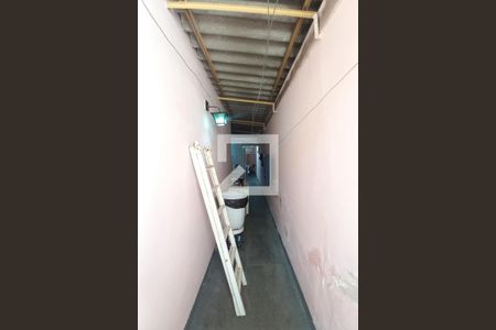 Casa à venda com 140m², 4 quartos e 2 vagasCorredor Lateral 