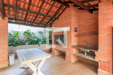 Apartamento à venda com 170m², 4 quartos e 2 vagas Apartamento à venda com 170m², 4 quartos e 2 vagasÁrea comum - Churrasqueira