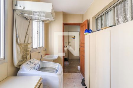 Apartamento à venda com 170m², 4 quartos e 2 vagas Apartamento à venda com 170m², 4 quartos e 2 vagasÁrea de Serviço