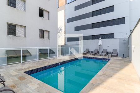 Apartamento à venda com 170m², 4 quartos e 2 vagas Apartamento à venda com 170m², 4 quartos e 2 vagasÁrea comum - Piscina