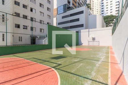 Apartamento à venda com 170m², 4 quartos e 2 vagas Apartamento à venda com 170m², 4 quartos e 2 vagasÁrea comum - Quadra Esportiva
