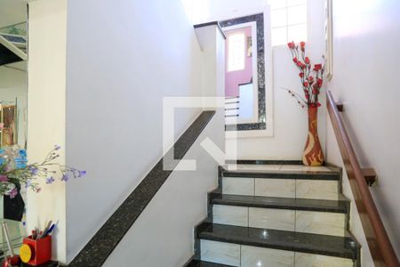 Casa à venda com 409m², 4 quartos e 4 vagasEscada