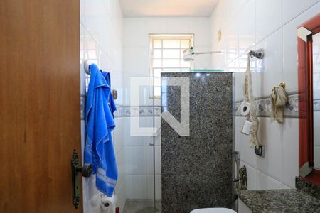 Casa à venda com 409m², 4 quartos e 4 vagasBanheiro 2