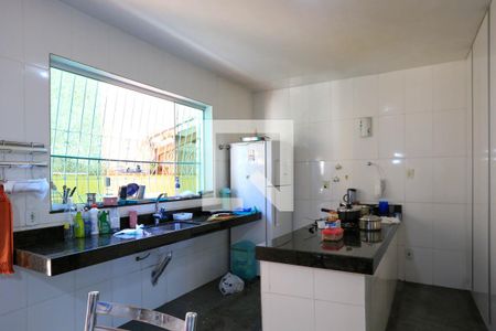Casa à venda com 409m², 4 quartos e 4 vagasCozinha