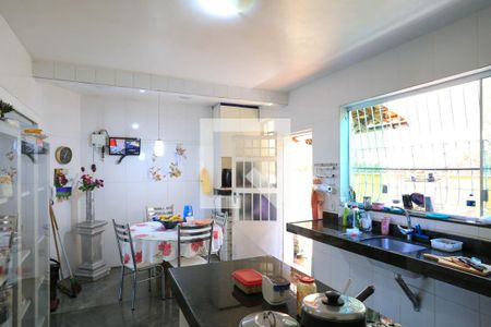 Casa à venda com 409m², 4 quartos e 4 vagasCozinha