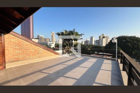Casa para alugar com 929m², 4 quartos e 4 vagas Casa para alugar com 929m², 4 quartos e 4 vagasTerraço