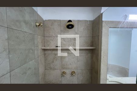 Casa para alugar com 929m², 4 quartos e 4 vagas Casa para alugar com 929m², 4 quartos e 4 vagasBanheiro da Suíte 1