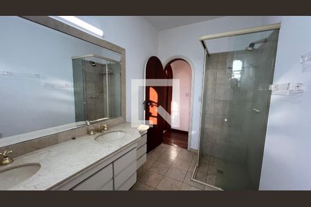 Casa para alugar com 929m², 4 quartos e 4 vagas Casa para alugar com 929m², 4 quartos e 4 vagasBanheiro 1