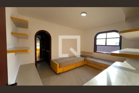 Casa para alugar com 929m², 4 quartos e 4 vagas Casa para alugar com 929m², 4 quartos e 4 vagasQuarto 1