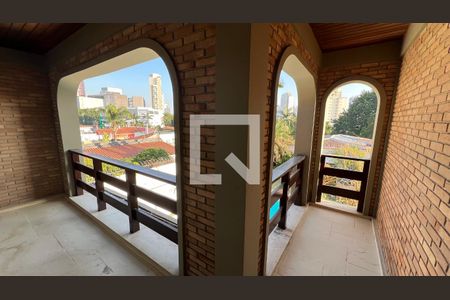 Casa para alugar com 929m², 4 quartos e 4 vagas Casa para alugar com 929m², 4 quartos e 4 vagasVaranda