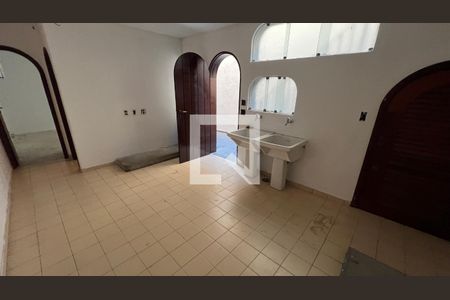 Casa para alugar com 929m², 4 quartos e 4 vagas Casa para alugar com 929m², 4 quartos e 4 vagasLavanderia
