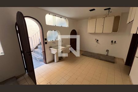 Casa para alugar com 929m², 4 quartos e 4 vagas Casa para alugar com 929m², 4 quartos e 4 vagasLavanderia