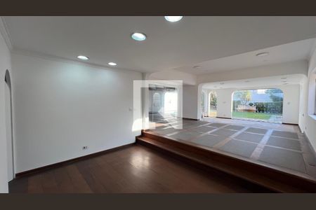 Casa para alugar com 929m², 4 quartos e 4 vagas Casa para alugar com 929m², 4 quartos e 4 vagasSala