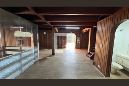 Casa para alugar com 929m², 4 quartos e 4 vagas Casa para alugar com 929m², 4 quartos e 4 vagasSótão