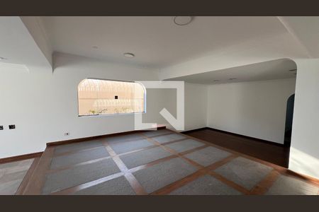Casa para alugar com 929m², 4 quartos e 4 vagas Casa para alugar com 929m², 4 quartos e 4 vagasSala