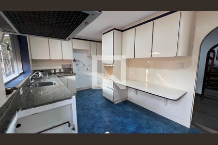 Casa para alugar com 929m², 4 quartos e 4 vagas Casa para alugar com 929m², 4 quartos e 4 vagasCozinha
