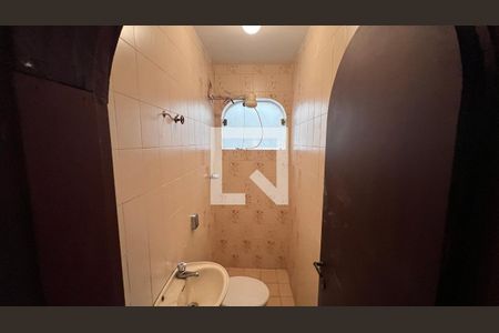 Casa para alugar com 929m², 4 quartos e 4 vagas Casa para alugar com 929m², 4 quartos e 4 vagasBanheiro de serviço