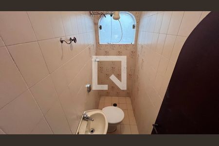 Casa para alugar com 929m², 4 quartos e 4 vagas Casa para alugar com 929m², 4 quartos e 4 vagasBanheiro de serviço